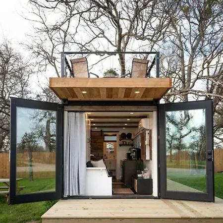 Tiny CargoHome near Magnolia Silos Baylor Waco Exterior foto